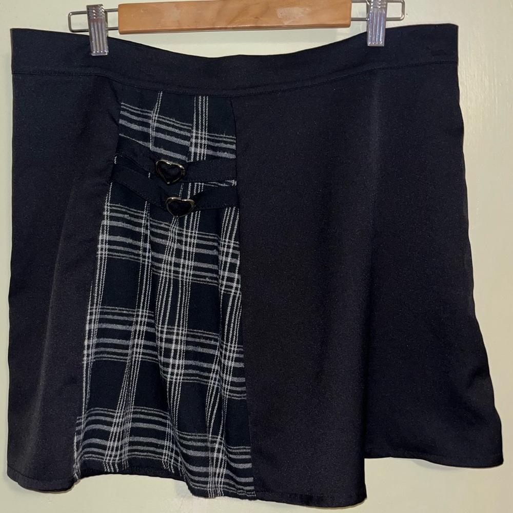 ROMWE Black and White Plaid Asymmetrical A-Line Mini Skirt
